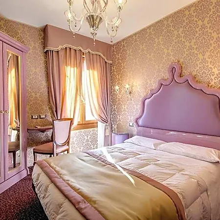 Otel Domus Cavanis Venedik