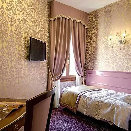 Domus Cavanis Otel