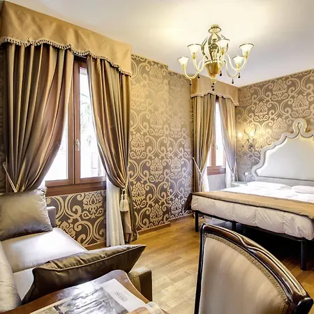 מלון Domus Cavanis