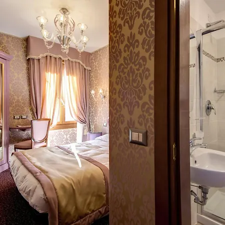 Otel Domus Cavanis 3*