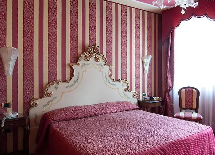 Domus Cavanis Hotel 3*